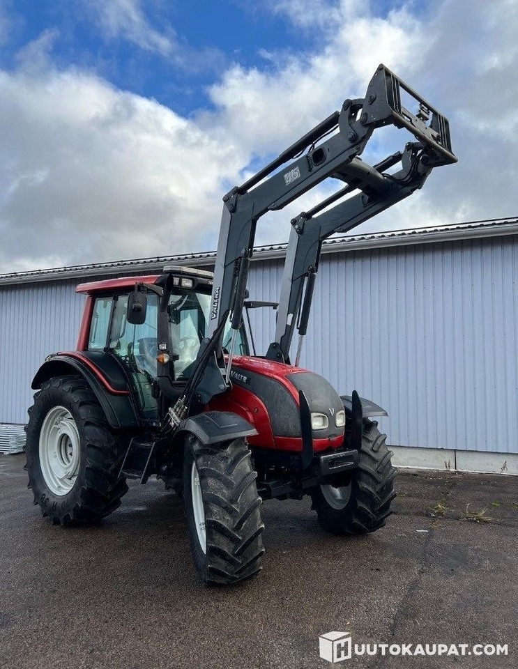 Valtra N121 Advance with front loader, 2007, 9,900 h, Ylivieska - Farm tractor: picture 4 Valtra N121 Advance with front loader, 2007, 9,900 h, Ylivieska - Farm tractor: picture 4