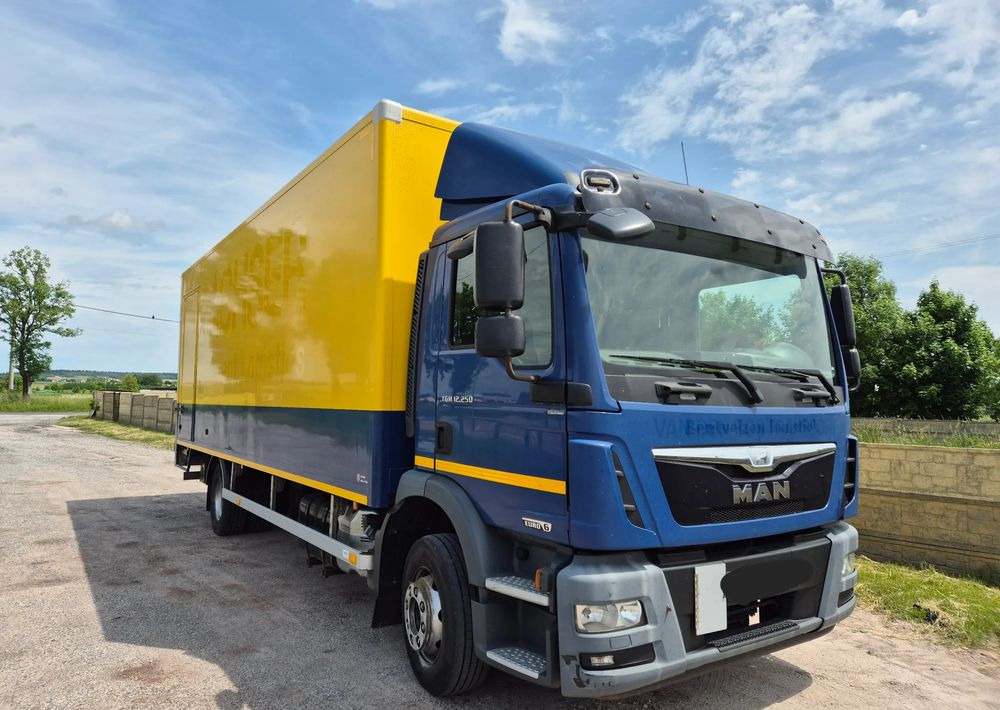 MAN TGM TGL 12.250 z Holandii KLIMA 7.2m AUTOMAT WINDA TOP CENA euro 6 nauka jazdy ESP ASR - Box truck: picture 1 MAN TGM TGL 12.250 z Holandii KLIMA 7.2m AUTOMAT WINDA TOP CENA euro 6 nauka jazdy ESP ASR - Box truck: picture 1