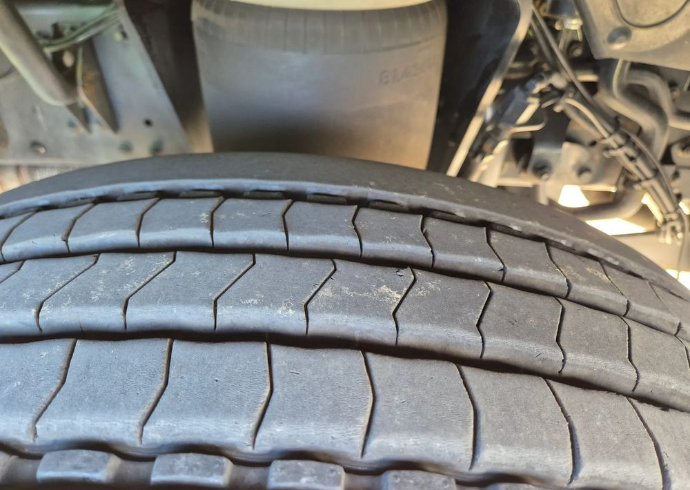 Curtainsider truck MAN Tgm 18.320 FULL SERWIS UNIKAT TOP ORYGINALNY PRZEBIEG z Niemiec AUTOMAT WINDA ACC Pirelli klima postojowa 18.250 18.290 15.250 15.290 15.320: picture 10 Curtainsider truck MAN Tgm 18.320 FULL SERWIS UNIKAT TOP ORYGINALNY PRZEBIEG z Niemiec AUTOMAT WINDA ACC Pirelli klima postojowa 18.250 18.290 15.250 15.290 15.320: picture 10