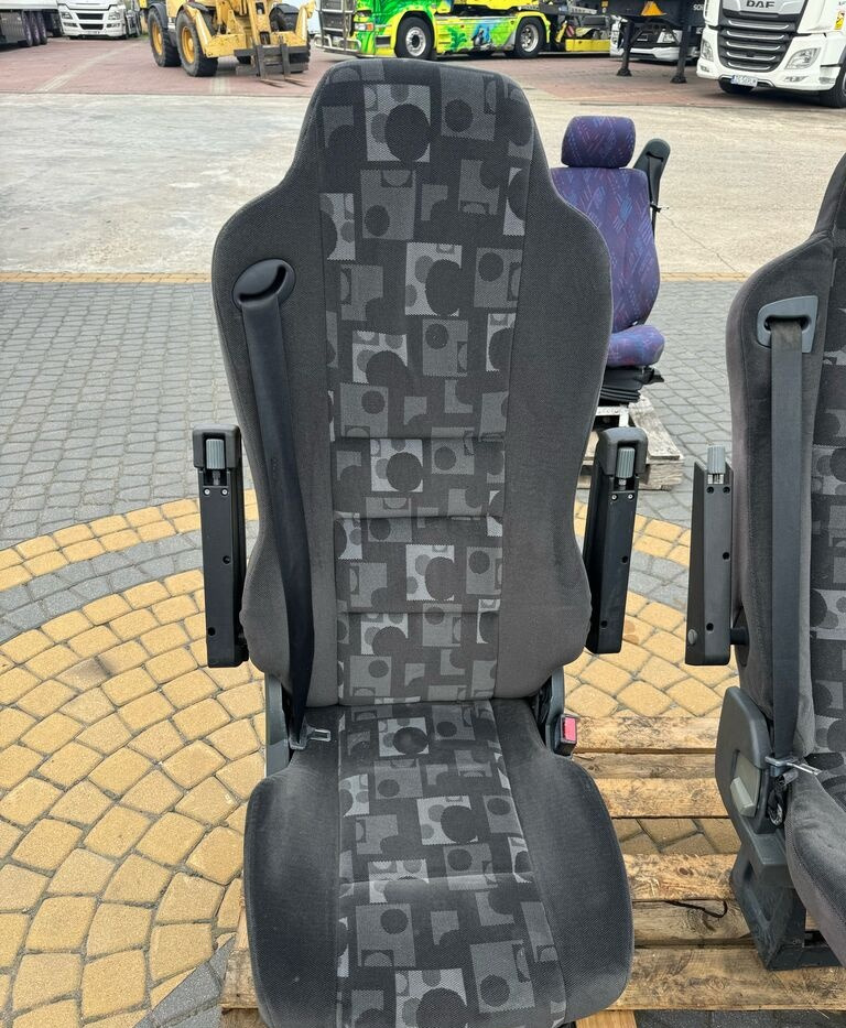 Mercedes-Benz ACTROS MP 2 MP 3 AXOR truck - Seat for Truck: picture 1 Mercedes-Benz ACTROS MP 2 MP 3 AXOR truck - Seat for Truck: picture 1