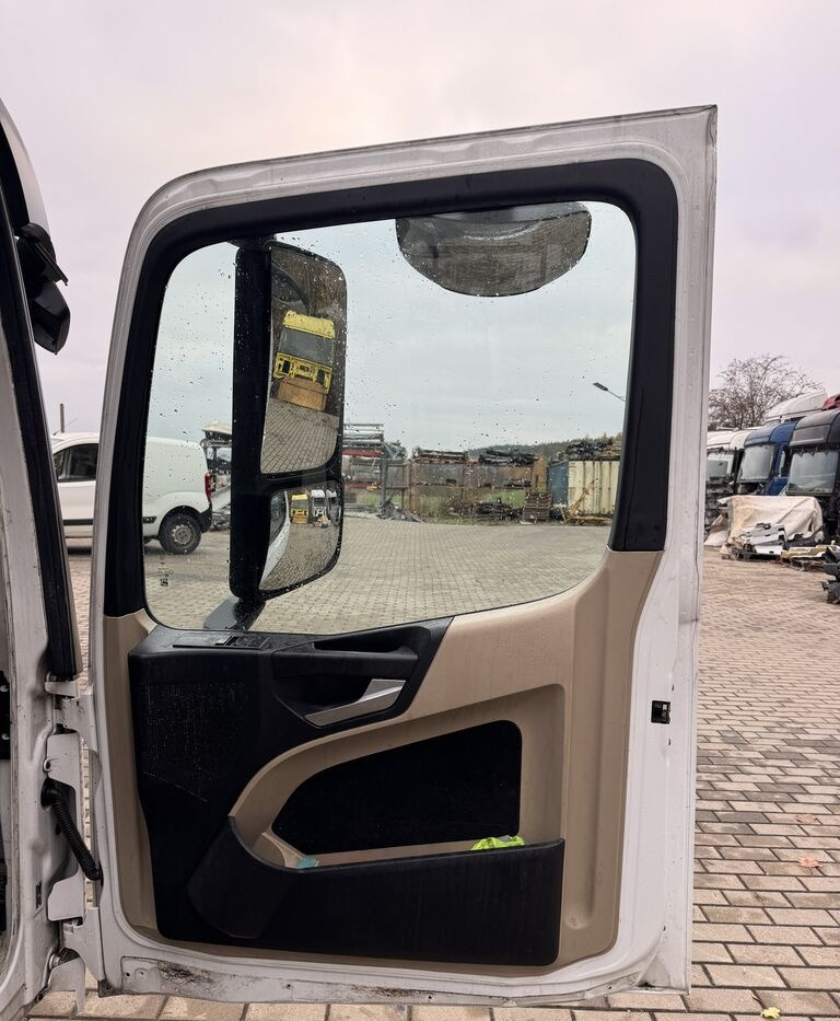 Mercedes-Benz ACTROS MP 4 PRAWE truck - Door and parts for Truck: picture 2 Mercedes-Benz ACTROS MP 4 PRAWE truck - Door and parts for Truck: picture 2