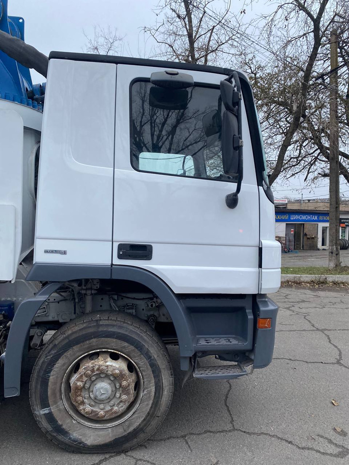 PUTZMEISTER Putzmeister on chassis Mercedes-Benz Actros Putzmeister 42m concrete pump - Concrete pump truck: picture 3 PUTZMEISTER Putzmeister on chassis Mercedes-Benz Actros Putzmeister 42m concrete pump - Concrete pump truck: picture 3
