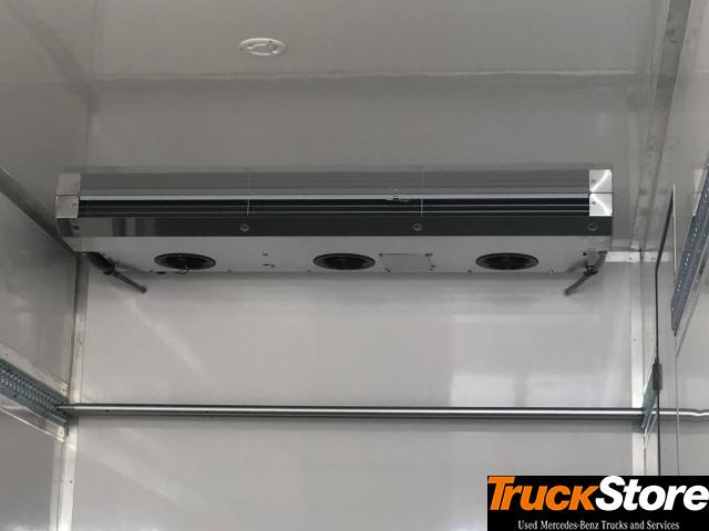 Mercedes-Benz eActros 300 L - Refrigerator truck: picture 3 Mercedes-Benz eActros 300 L - Refrigerator truck: picture 3