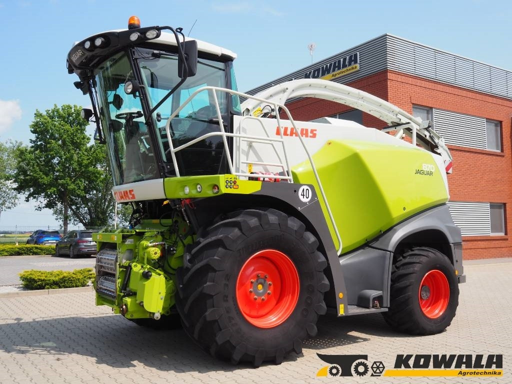 Forage harvester Claas Jaguar 870 4WD: picture 1