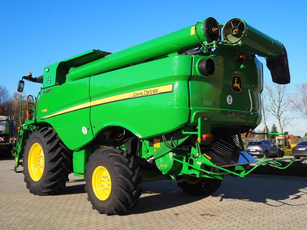 John Deere S780 + 730X - Combine harvester: picture 2 John Deere S780 + 730X - Combine harvester: picture 2