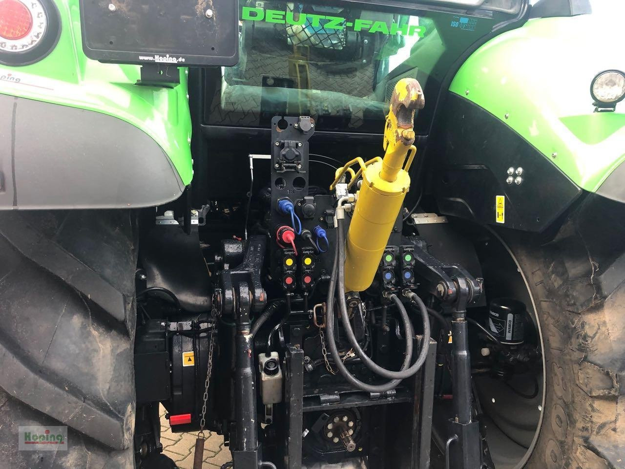 Farm tractor Deutz-Fahr 6215 Agrotron TTV: picture 9 Farm tractor Deutz-Fahr 6215 Agrotron TTV: picture 9