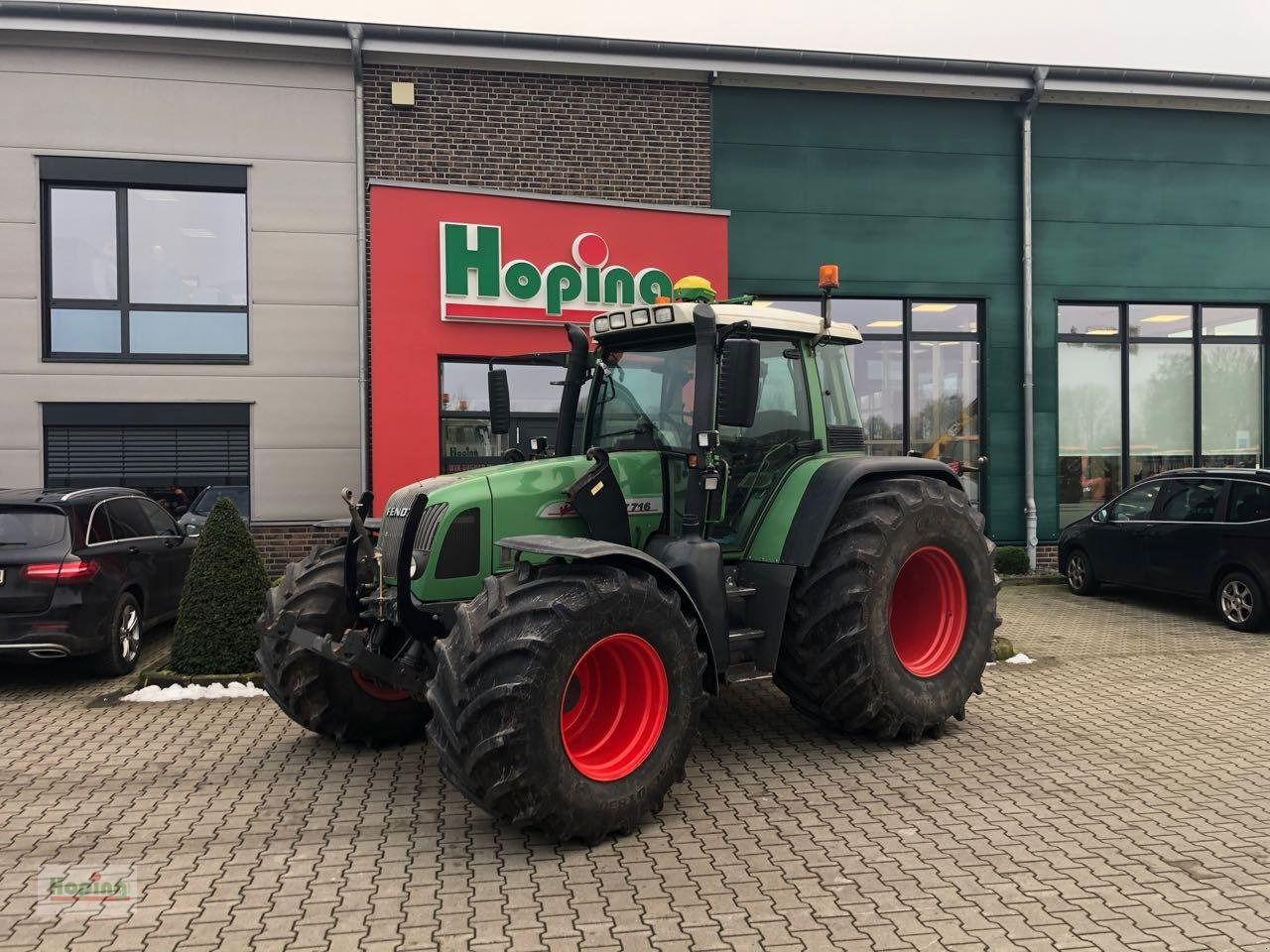 Fendt 716 Vario Favorit - Farm tractor: picture 1 Fendt 716 Vario Favorit - Farm tractor: picture 1