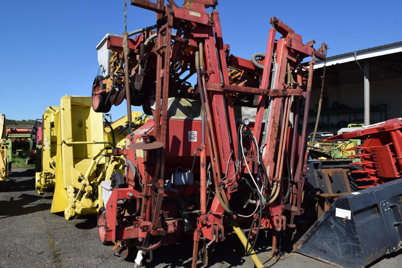 Becker P8Z - Precision sowing machine: picture 2 Becker P8Z - Precision sowing machine: picture 2
