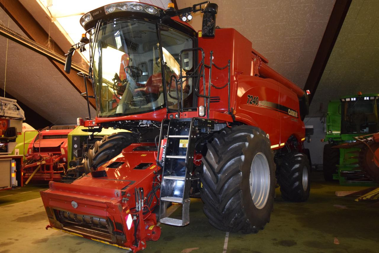 Case-IH 7240 Axial Flow - Combine harvester: picture 2 Case-IH 7240 Axial Flow - Combine harvester: picture 2