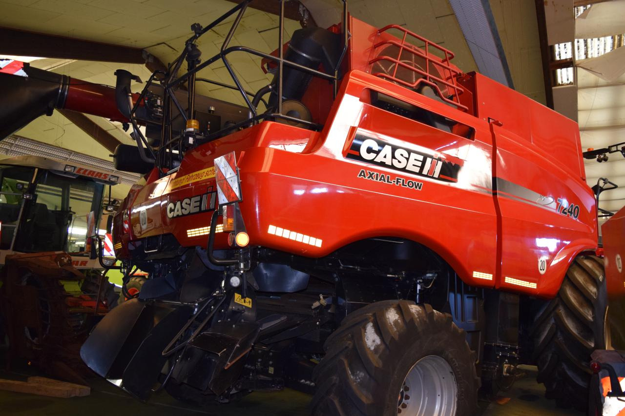 Case-IH 7240 Axial Flow - Combine harvester: picture 5 Case-IH 7240 Axial Flow - Combine harvester: picture 5