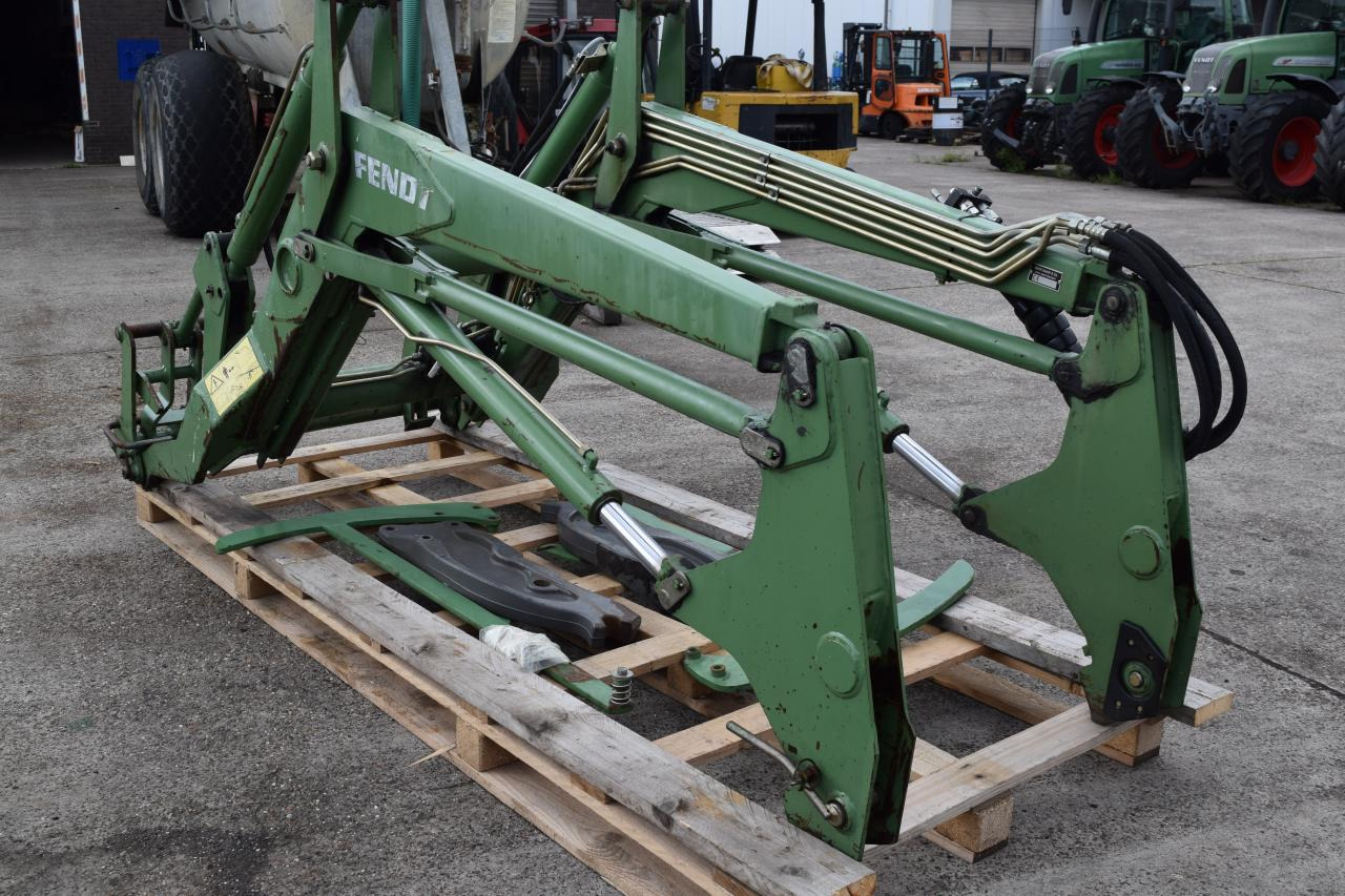 Fendt Frontlader für Serie 400 - Front loader for tractor: picture 3 Fendt Frontlader für Serie 400 - Front loader for tractor: picture 3