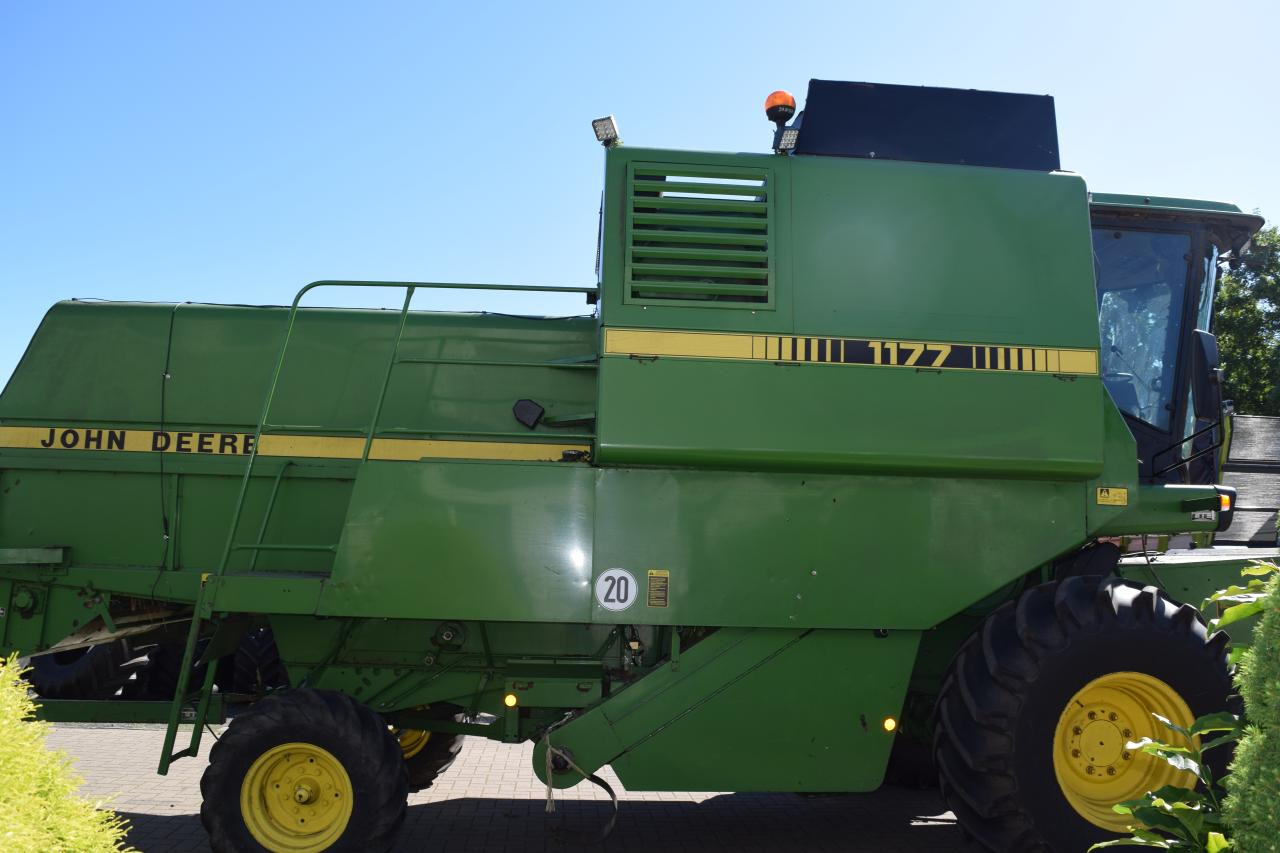 John Deere 1177 - Combine harvester: picture 3 John Deere 1177 - Combine harvester: picture 3
