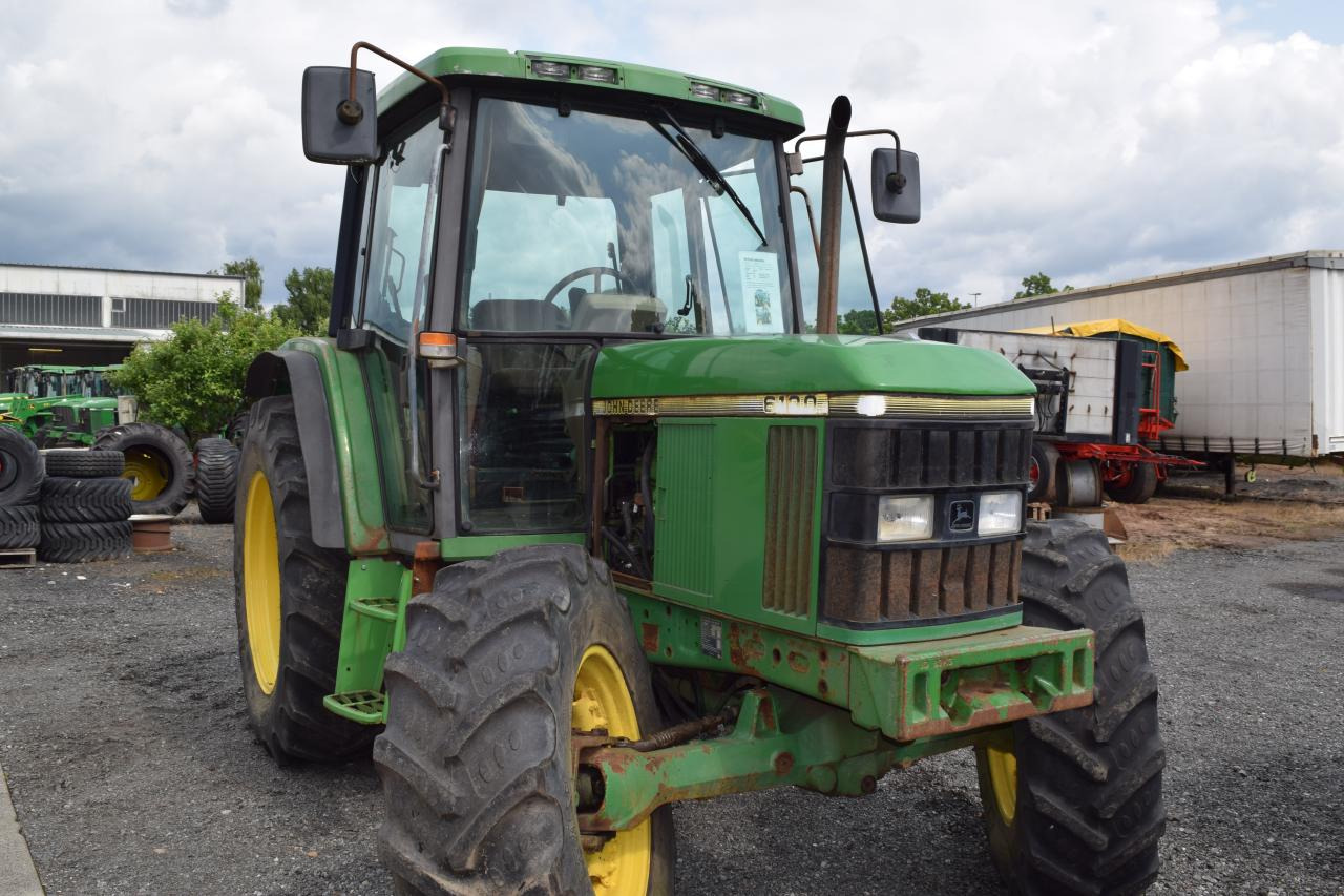 John Deere 6100 - Farm tractor: picture 4 John Deere 6100 - Farm tractor: picture 4