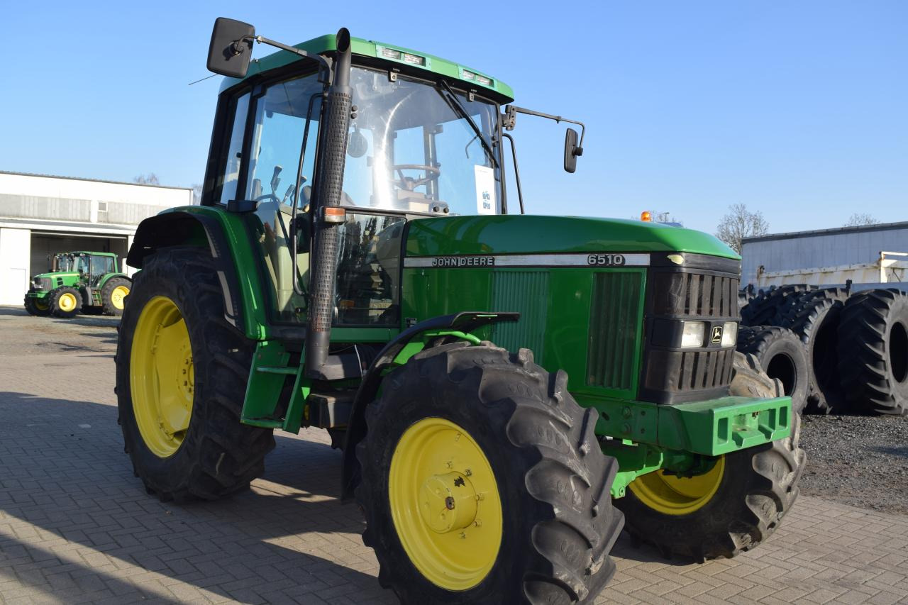 John Deere 6510 - Farm tractor: picture 4 John Deere 6510 - Farm tractor: picture 4