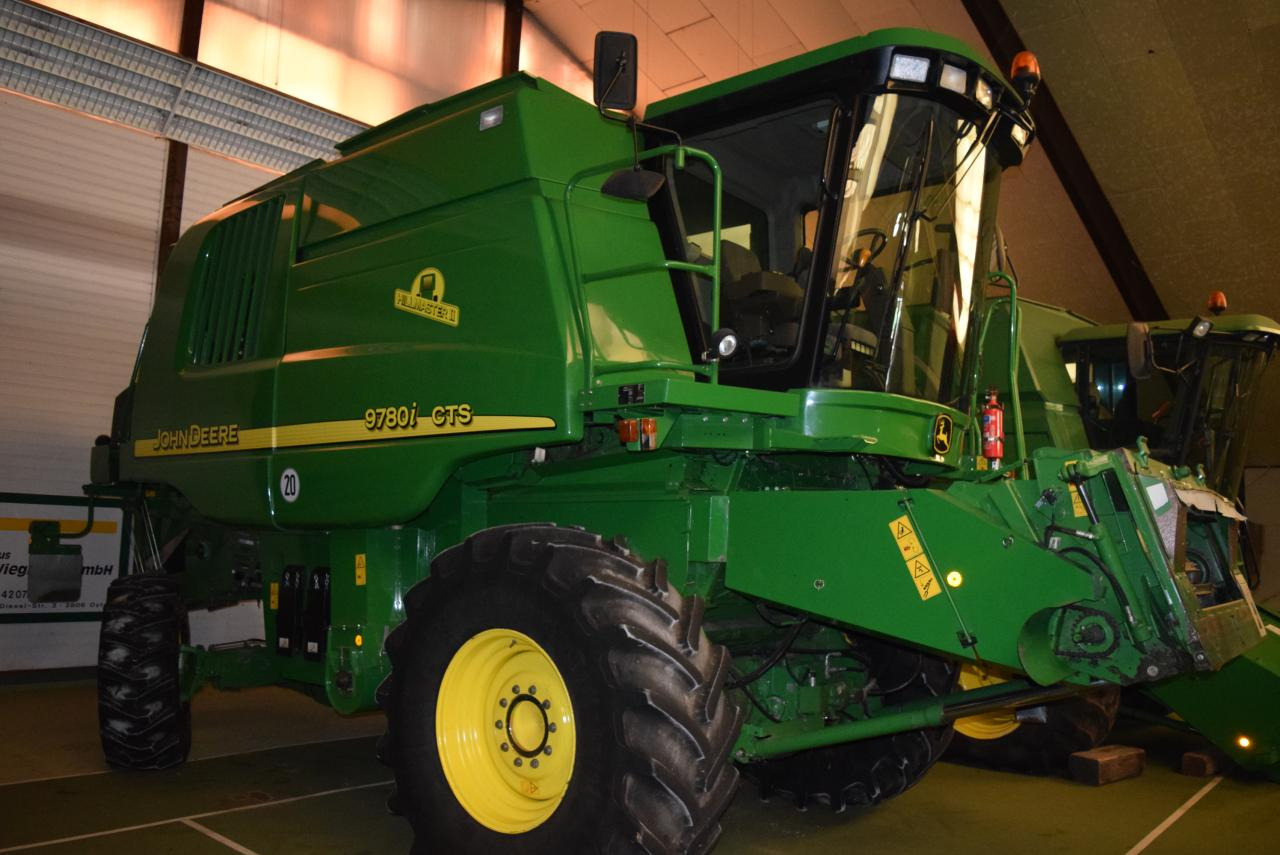 John Deere 9780 i CTS Hillmaster - Combine harvester: picture 3 John Deere 9780 i CTS Hillmaster - Combine harvester: picture 3