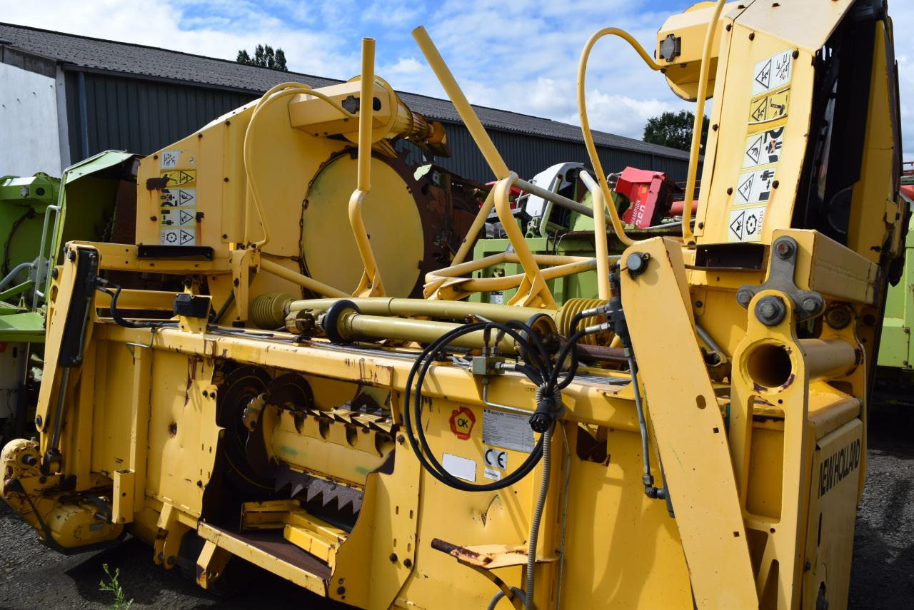 New Holland RI 600 *Maisgebiss* - Maize harvester: picture 4 New Holland RI 600 *Maisgebiss* - Maize harvester: picture 4