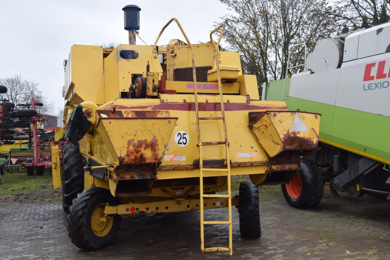 New Holland TF 42 - Combine harvester: picture 4 New Holland TF 42 - Combine harvester: picture 4