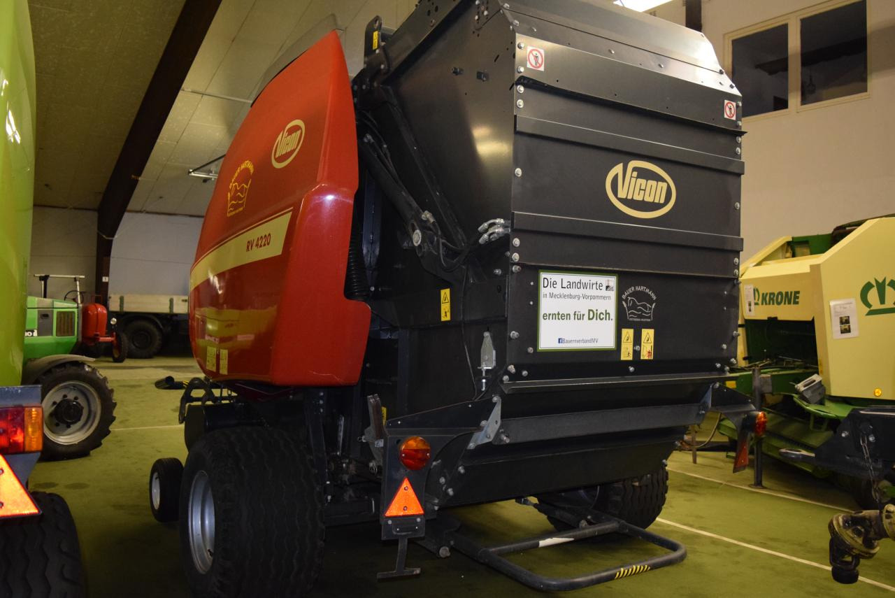 Vicon RV 4220 SC 14 - Round baler: picture 4 Vicon RV 4220 SC 14 - Round baler: picture 4