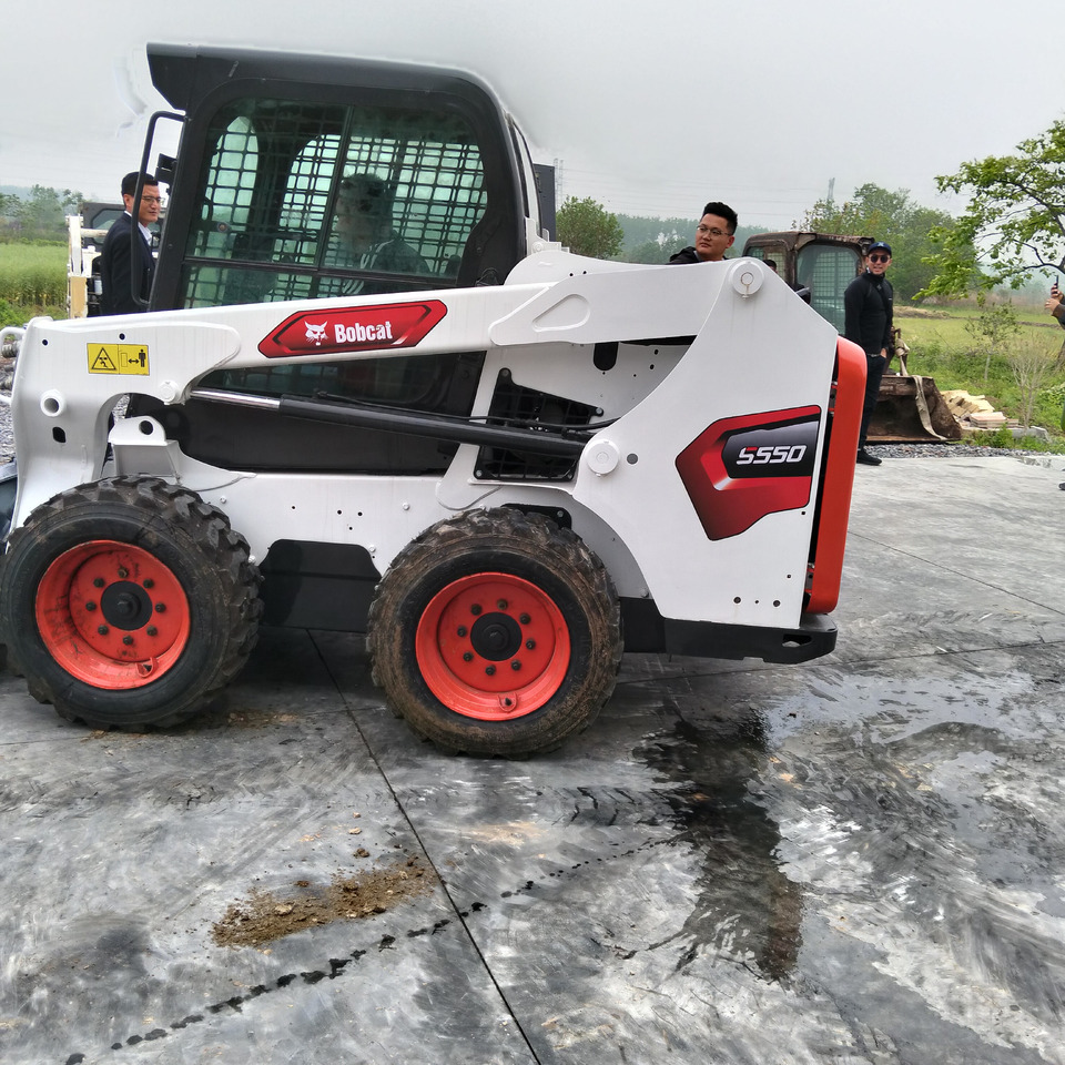 BOBCAT S550 - Skid steer loader: picture 3 BOBCAT S550 - Skid steer loader: picture 3