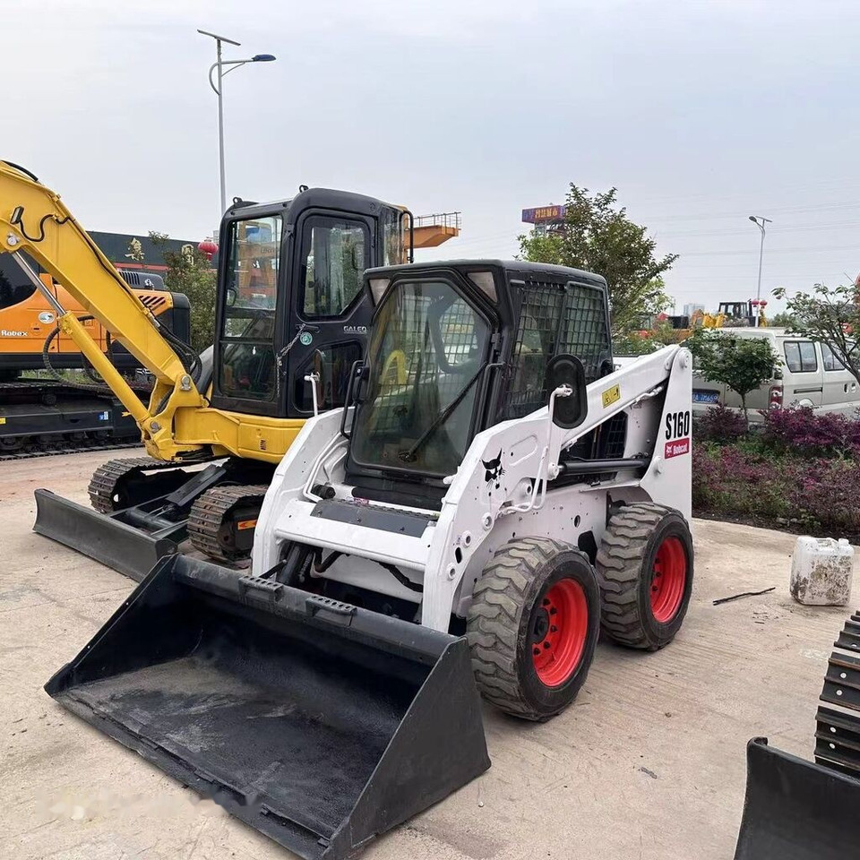 Bobcat S160 - Skid steer loader: picture 2 Bobcat S160 - Skid steer loader: picture 2