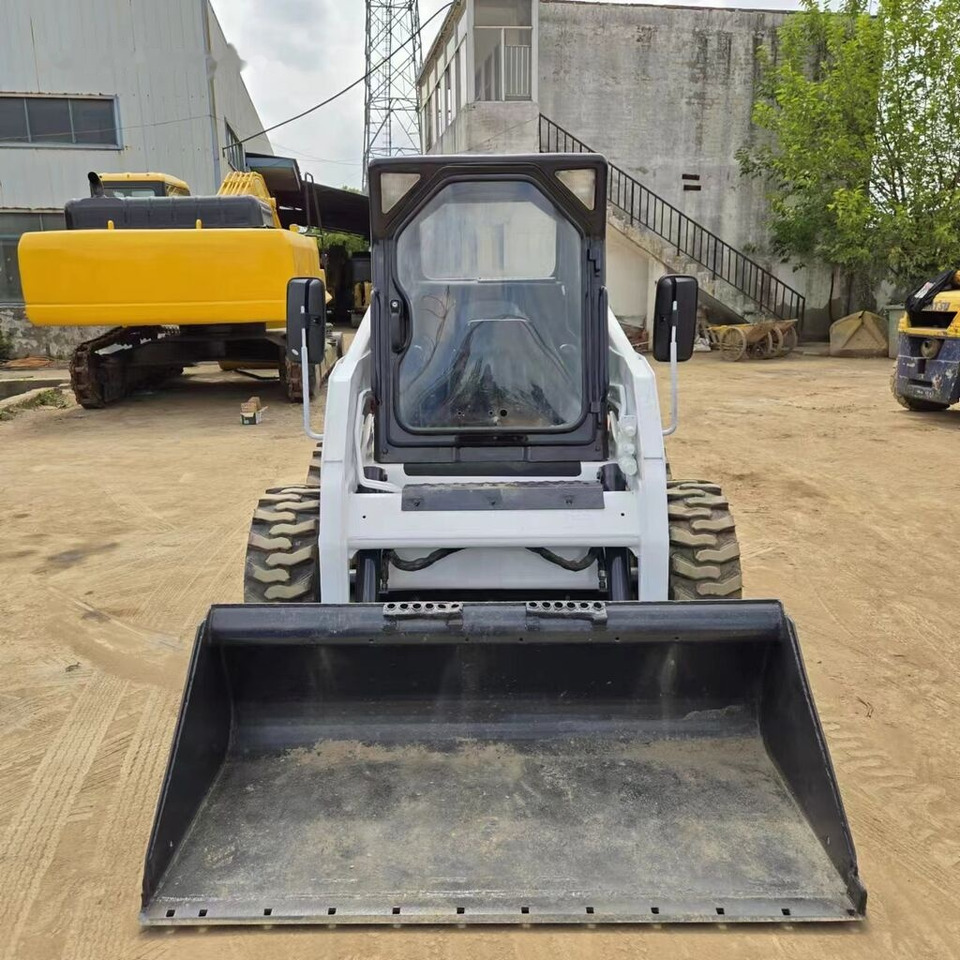 Bobcat S160 - Skid steer loader: picture 2 Bobcat S160 - Skid steer loader: picture 2