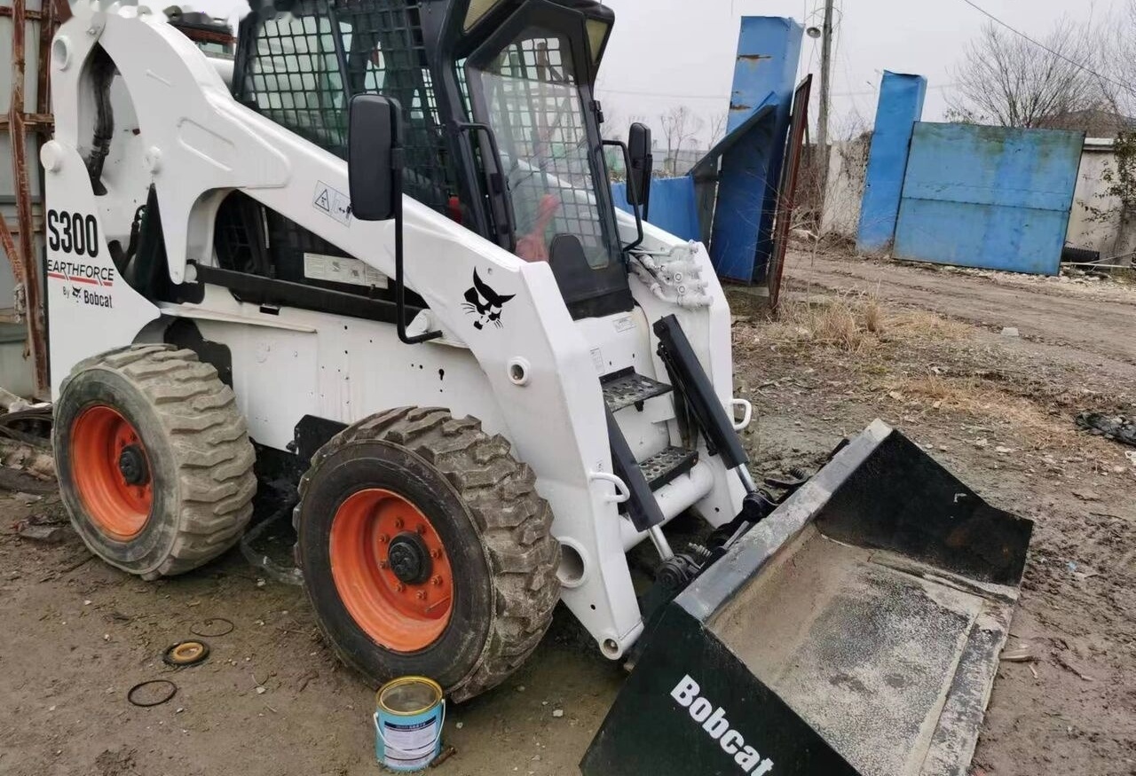 Bobcat S300 - Skid steer loader: picture 5 Bobcat S300 - Skid steer loader: picture 5