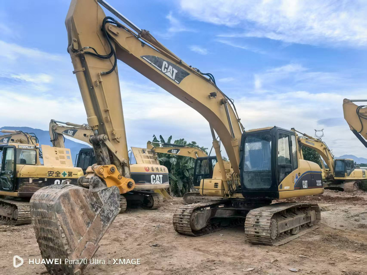 Crawler excavator CATERPILLAR 320C: picture 7
