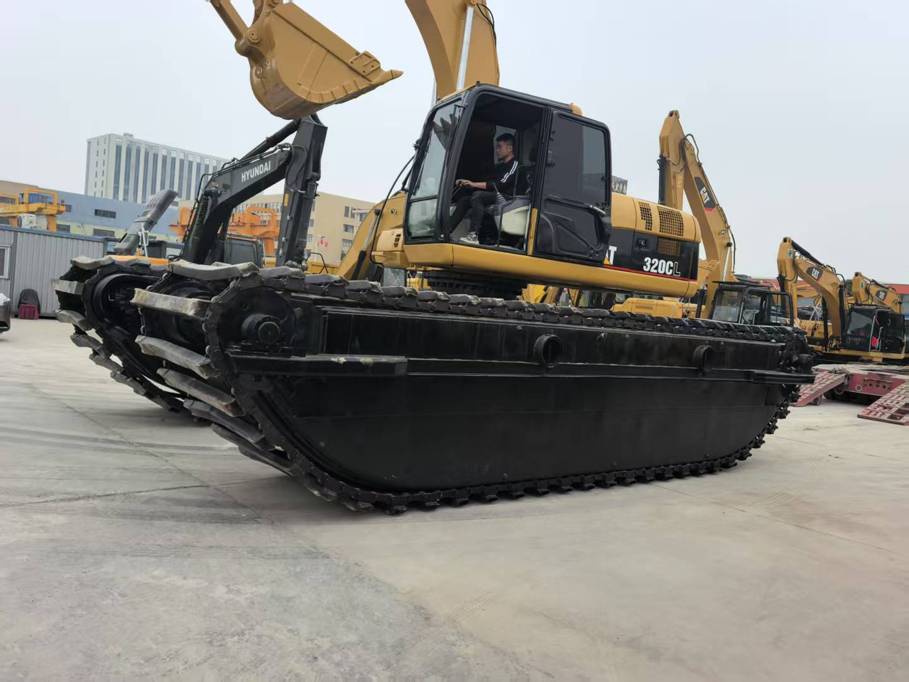 CATERPILLAR 320C boat excavator - Amphibious excavator: picture 2 CATERPILLAR 320C boat excavator - Amphibious excavator: picture 2