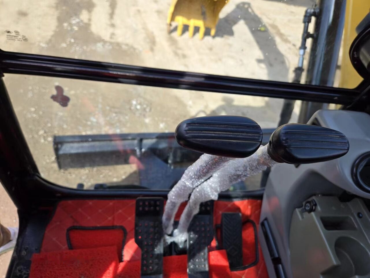 Caterpillar 305.5E - Mini excavator: picture 1 Caterpillar 305.5E - Mini excavator: picture 1