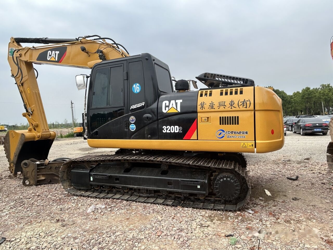 Crawler excavator Caterpillar 320D2: picture 8
