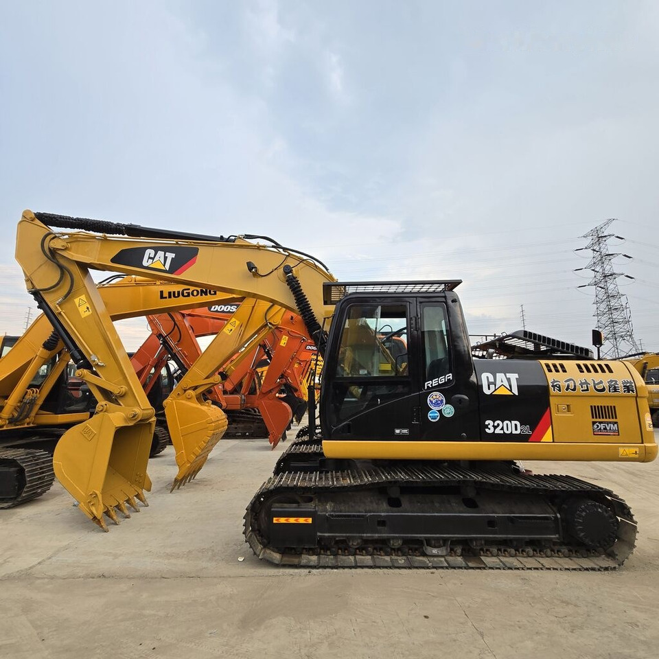 Caterpillar 320DL - Crawler excavator: picture 2 Caterpillar 320DL - Crawler excavator: picture 2