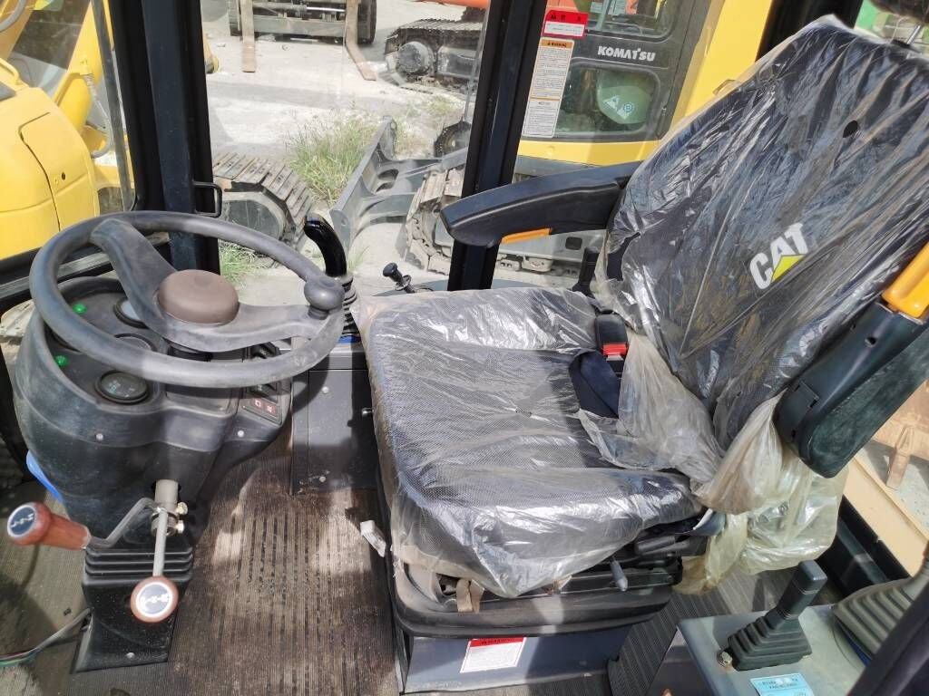 Caterpillar 420F - Backhoe loader: picture 3 Caterpillar 420F - Backhoe loader: picture 3