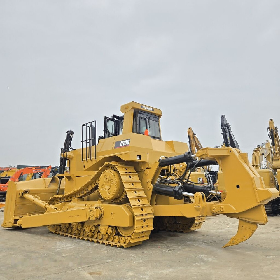 Caterpillar D10R - Bulldozer: picture 1 Caterpillar D10R - Bulldozer: picture 1