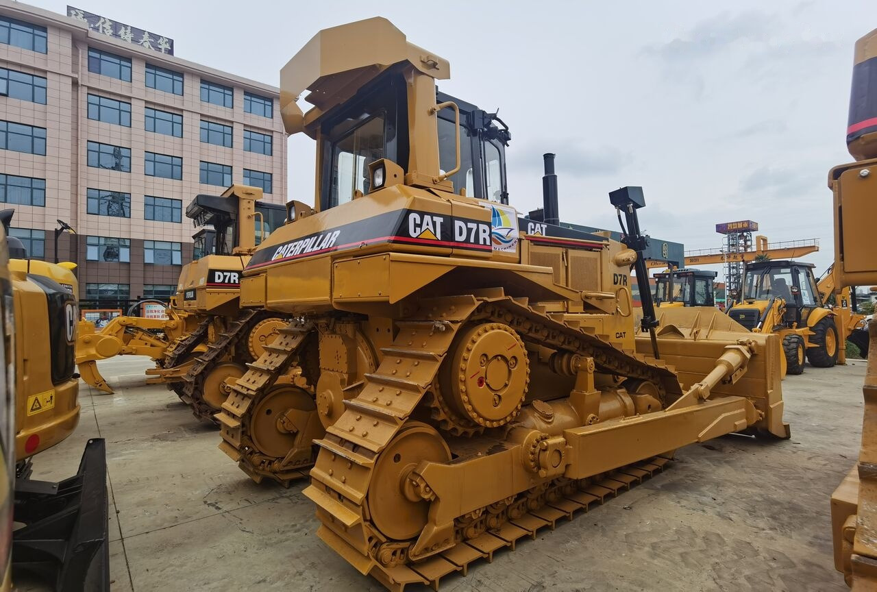 Caterpillar D7R - Bulldozer: picture 1 Caterpillar D7R - Bulldozer: picture 1