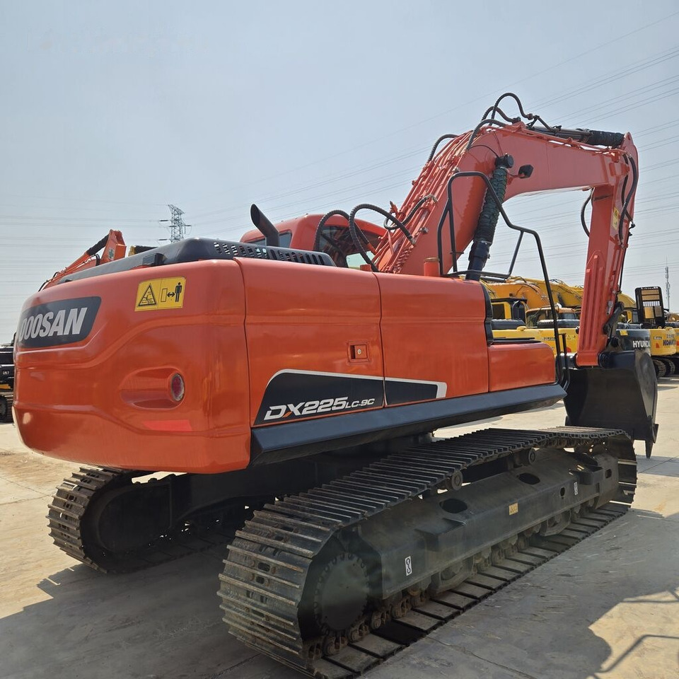 Doosan DX225 - Crawler excavator: picture 1 Doosan DX225 - Crawler excavator: picture 1