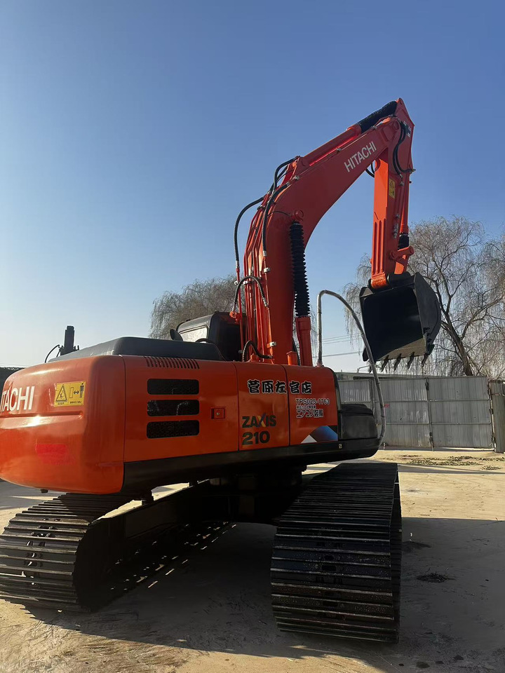 HITACHI ZX210 - Excavator: picture 2 HITACHI ZX210 - Excavator: picture 2