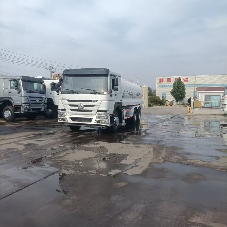 HOWO 20m³ sprinkler truck - Tank truck: picture 3 HOWO 20m³ sprinkler truck - Tank truck: picture 3
