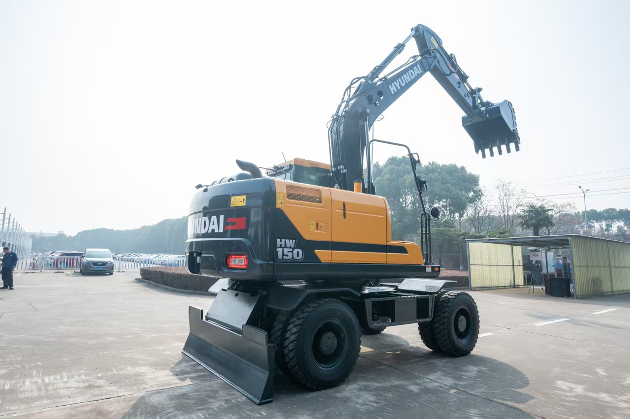 HYUNDAI HW150 - Wheel excavator: picture 1 HYUNDAI HW150 - Wheel excavator: picture 1
