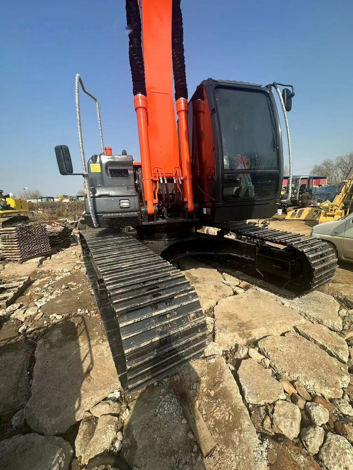 Hitachi ZX200 - Crawler excavator: picture 1 Hitachi ZX200 - Crawler excavator: picture 1