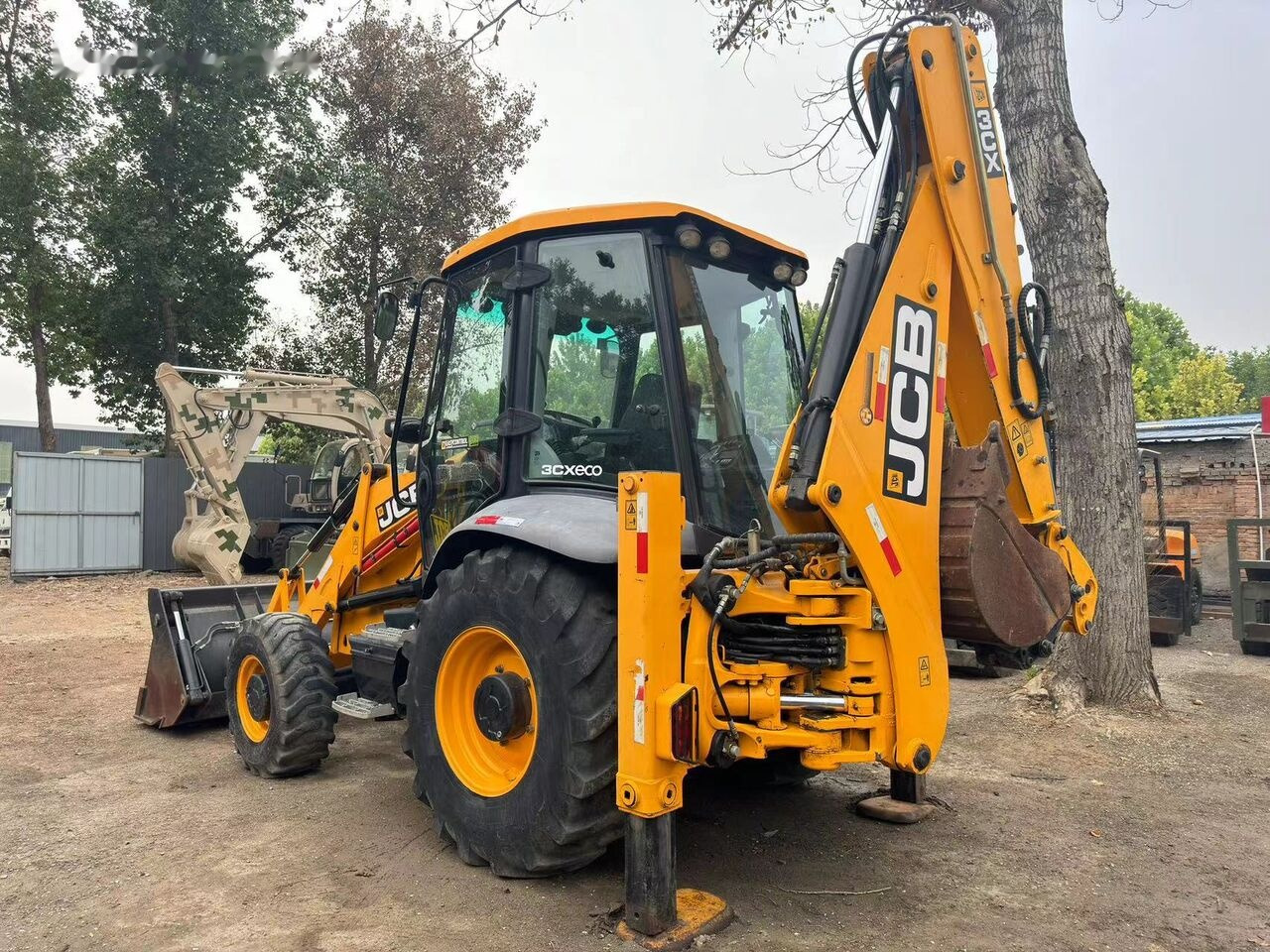 JCB 3CX Telescopic Arm Plus Four in One Bucket - Backhoe loader: picture 1 JCB 3CX Telescopic Arm Plus Four in One Bucket - Backhoe loader: picture 1