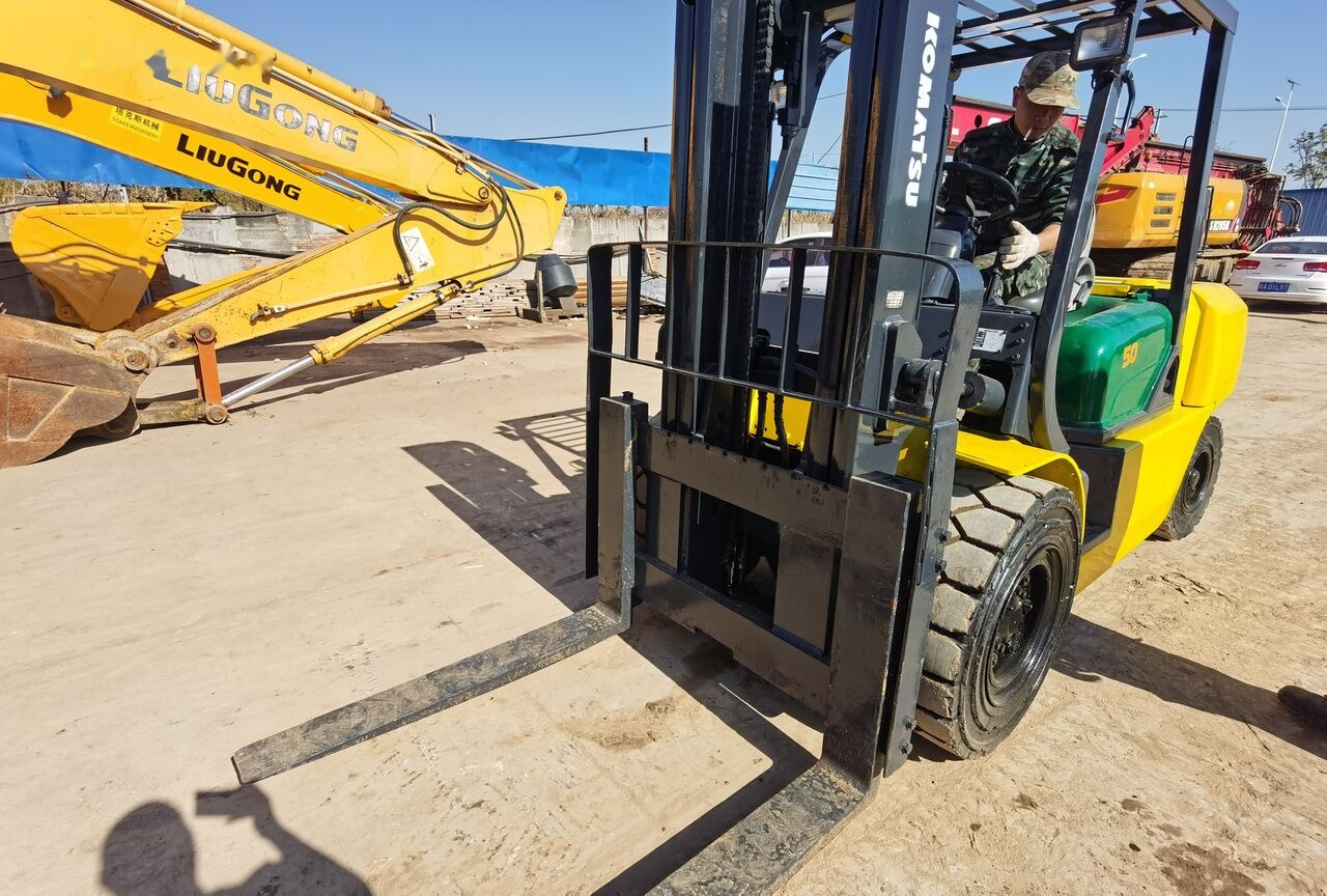 Komatsu FD50 - Forklift: picture 5 Komatsu FD50 - Forklift: picture 5