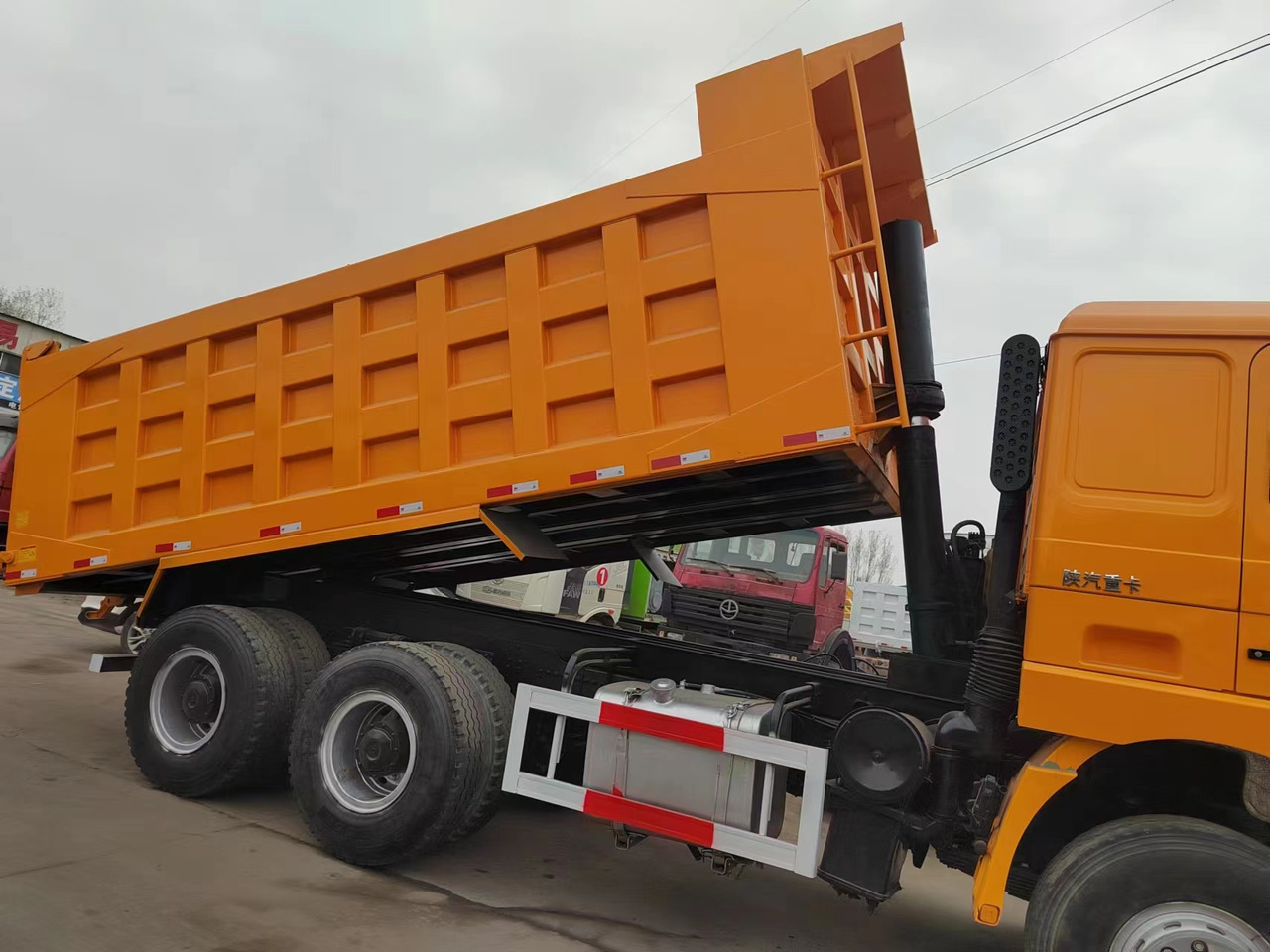 SHACMAN F3000 - Tipper: picture 2 SHACMAN F3000 - Tipper: picture 2