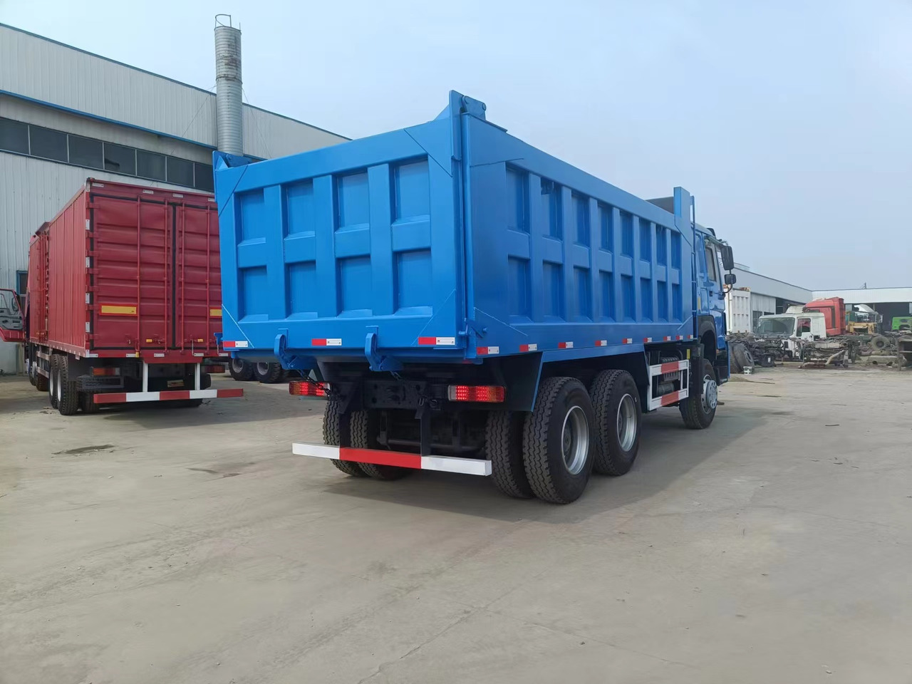 SINOTRUK HOWO 6x4 - Tipper: picture 4 SINOTRUK HOWO 6x4 - Tipper: picture 4