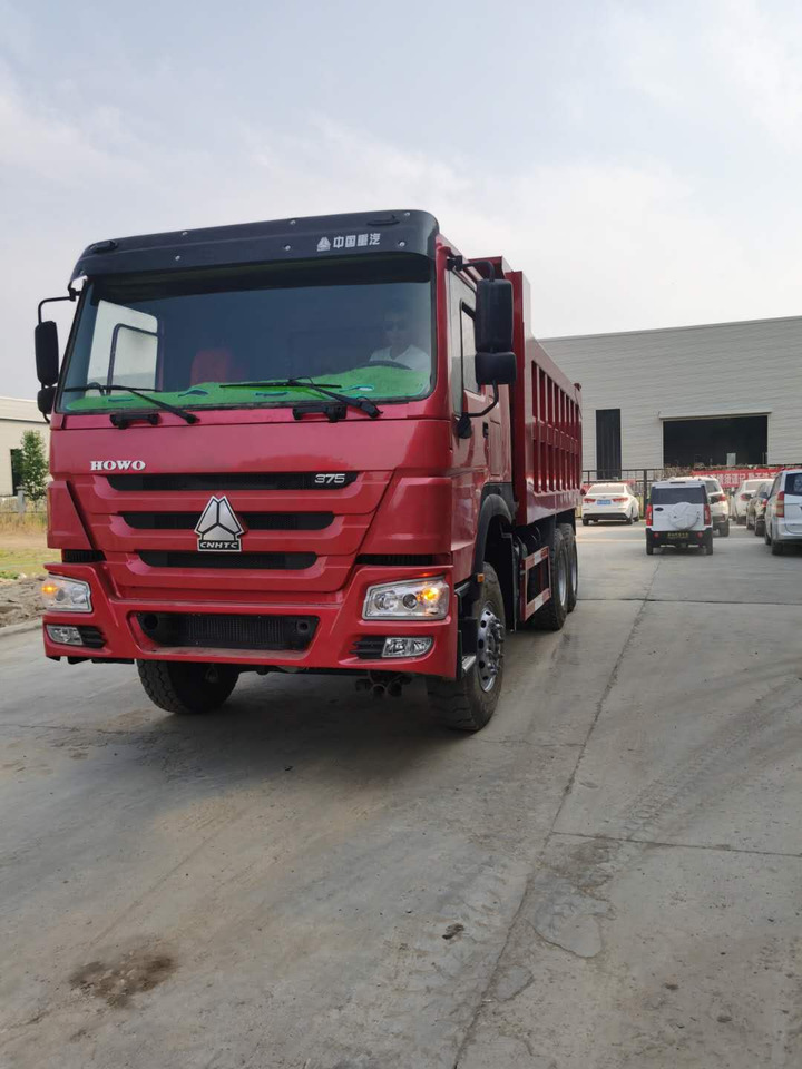 SINOTRUK HOWO - Tipper: picture 2 SINOTRUK HOWO - Tipper: picture 2