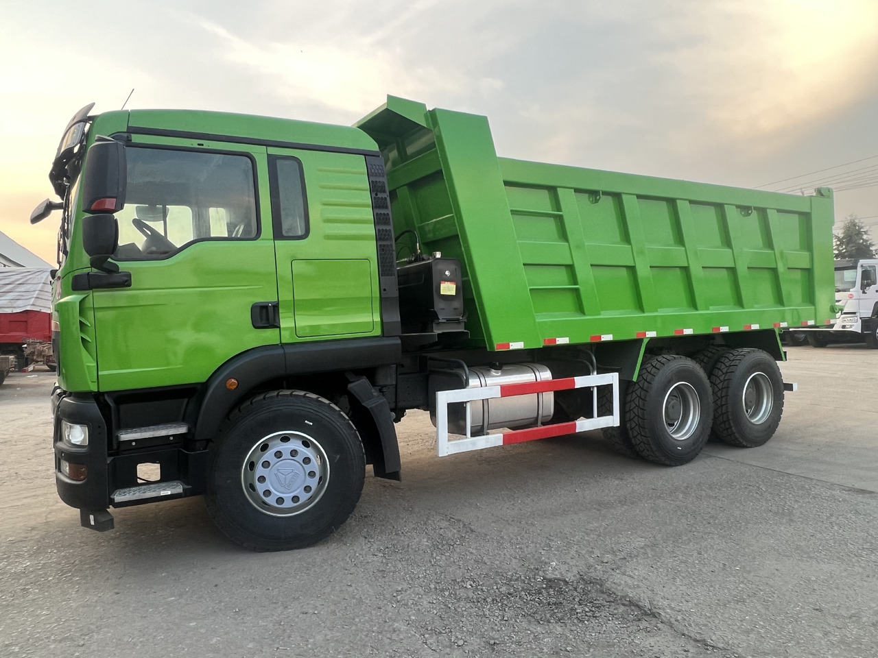SINOTRUK TX 6x4 - Tipper: picture 5 SINOTRUK TX 6x4 - Tipper: picture 5