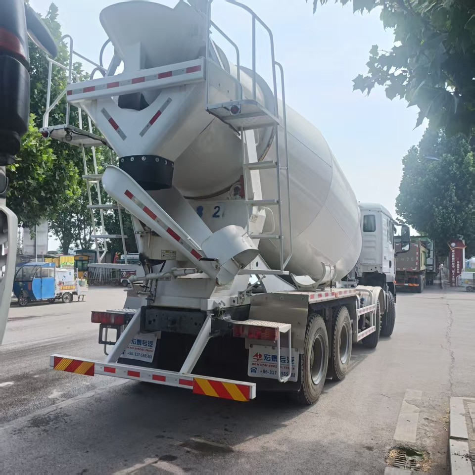 SITRAK 8m³ concrete mixer truck - Tank truck: picture 3 SITRAK 8m³ concrete mixer truck - Tank truck: picture 3