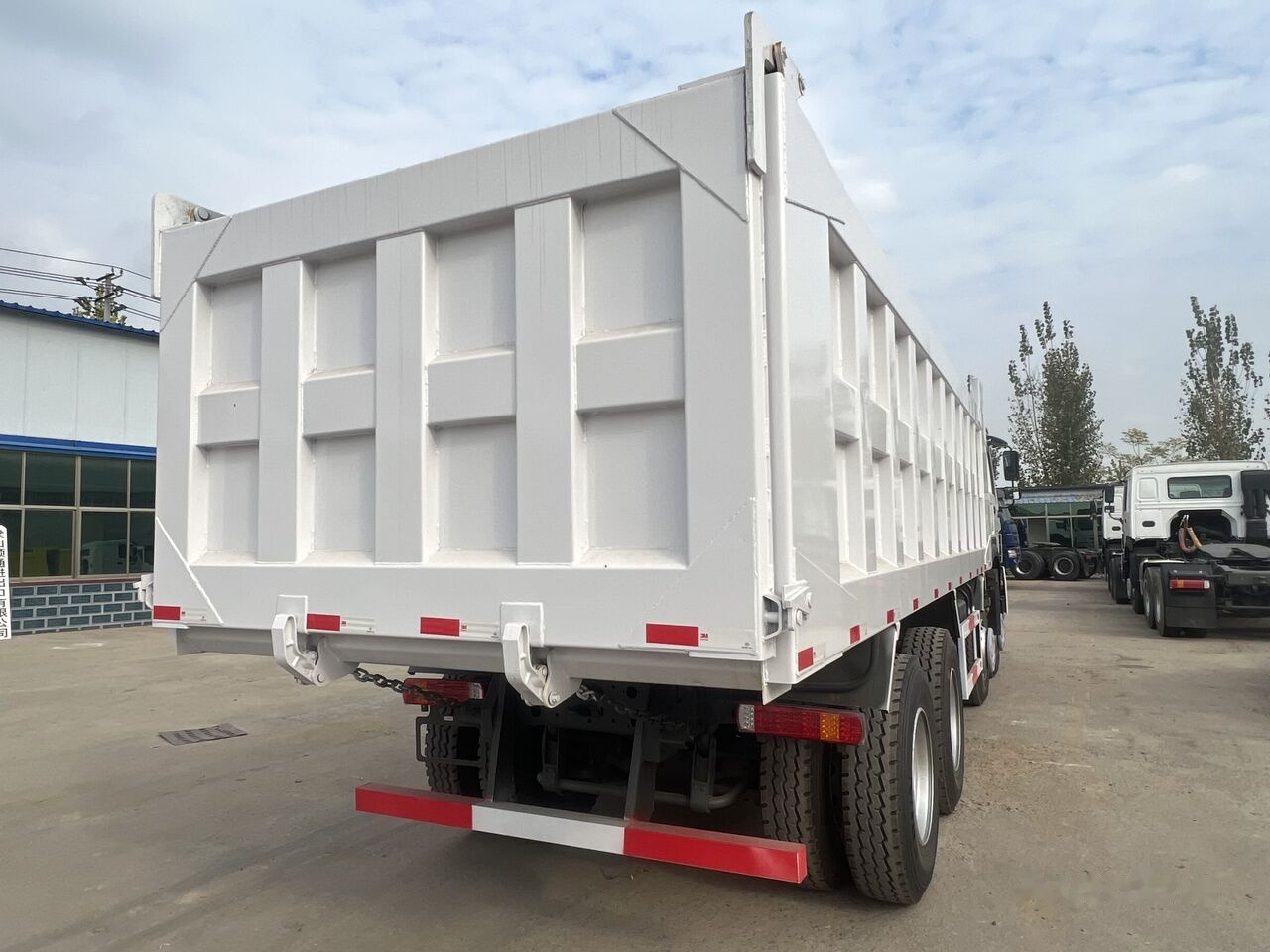 Sinotruk Howo 8*4 - Tipper: picture 4 Sinotruk Howo 8*4 - Tipper: picture 4