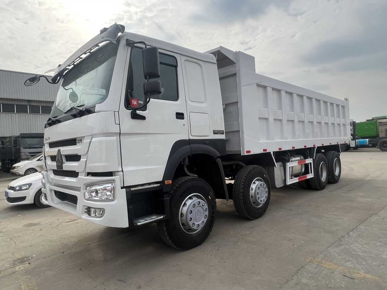 Sinotruk Howo 8*4 - Tipper: picture 5 Sinotruk Howo 8*4 - Tipper: picture 5