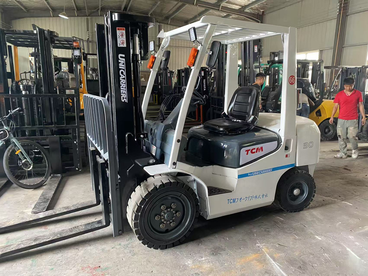 TCM FD30T3C - Diesel forklift: picture 2 TCM FD30T3C - Diesel forklift: picture 2