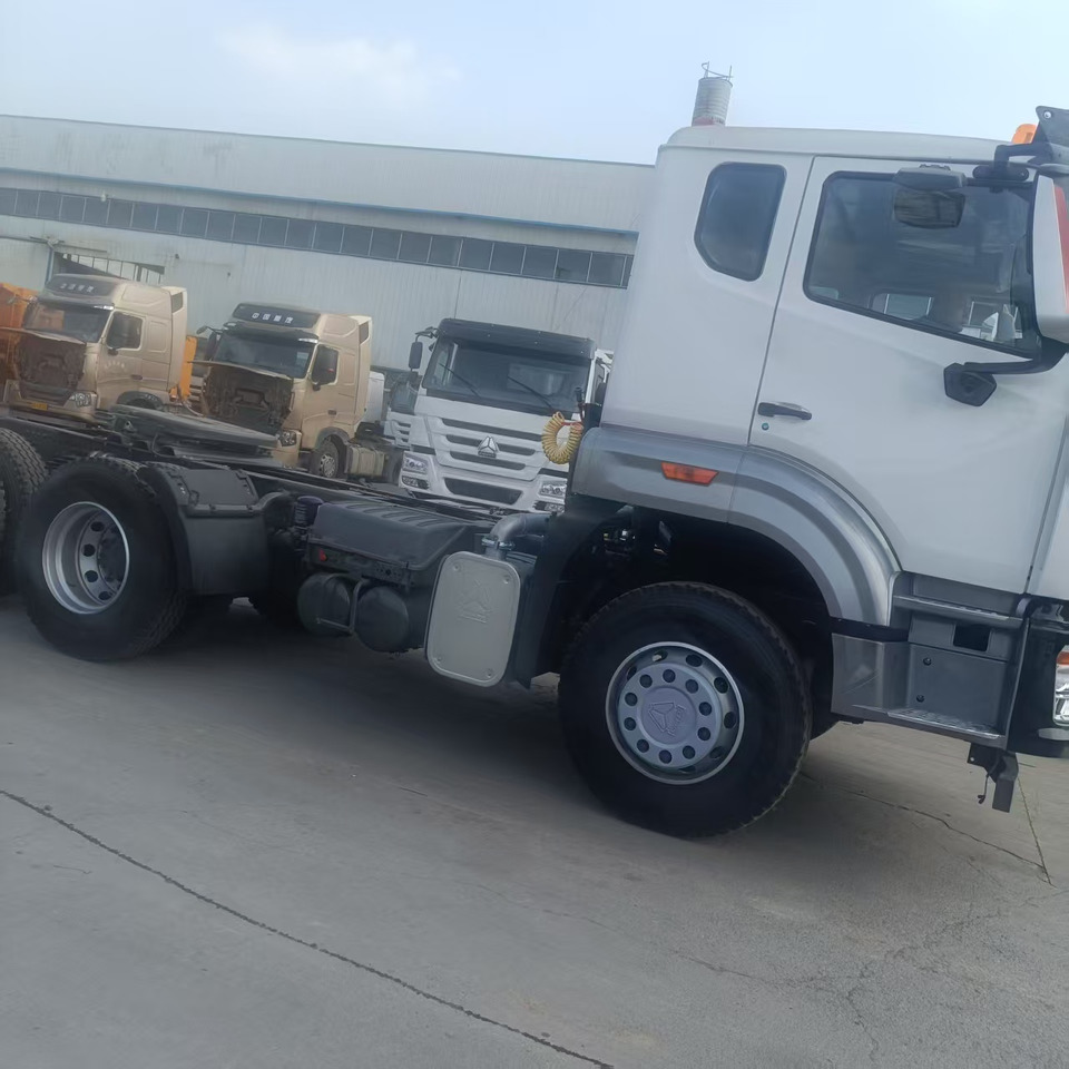 SINORUK HAOHAN - Tractor unit: picture 3 SINORUK HAOHAN - Tractor unit: picture 3